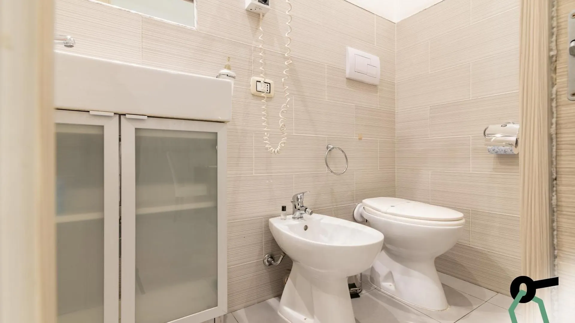 Hotiday Room Collection - Palermo Politeama 3*,