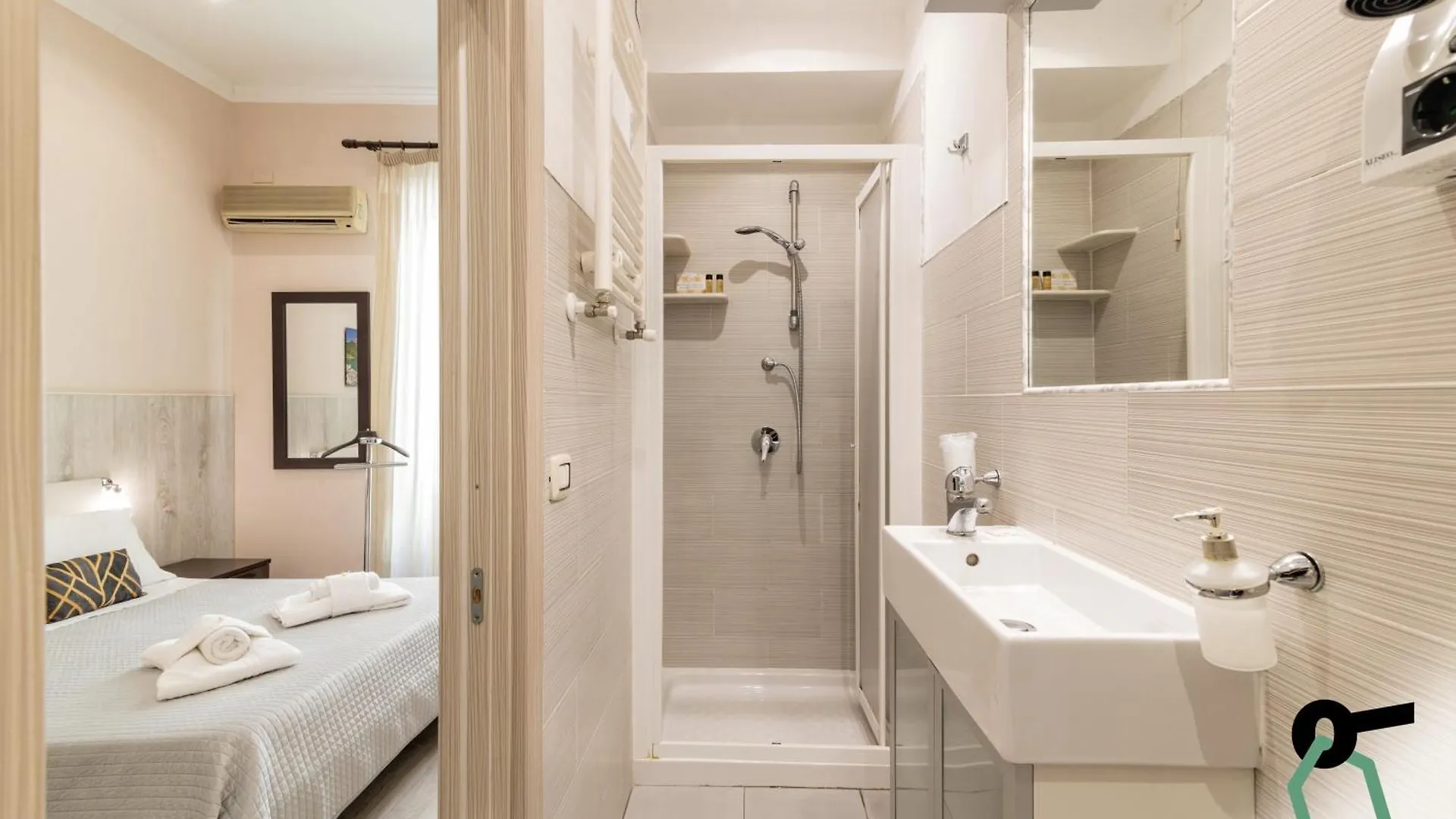 *** Hotel Hotiday Room Collection - Palermo Politeama Italia